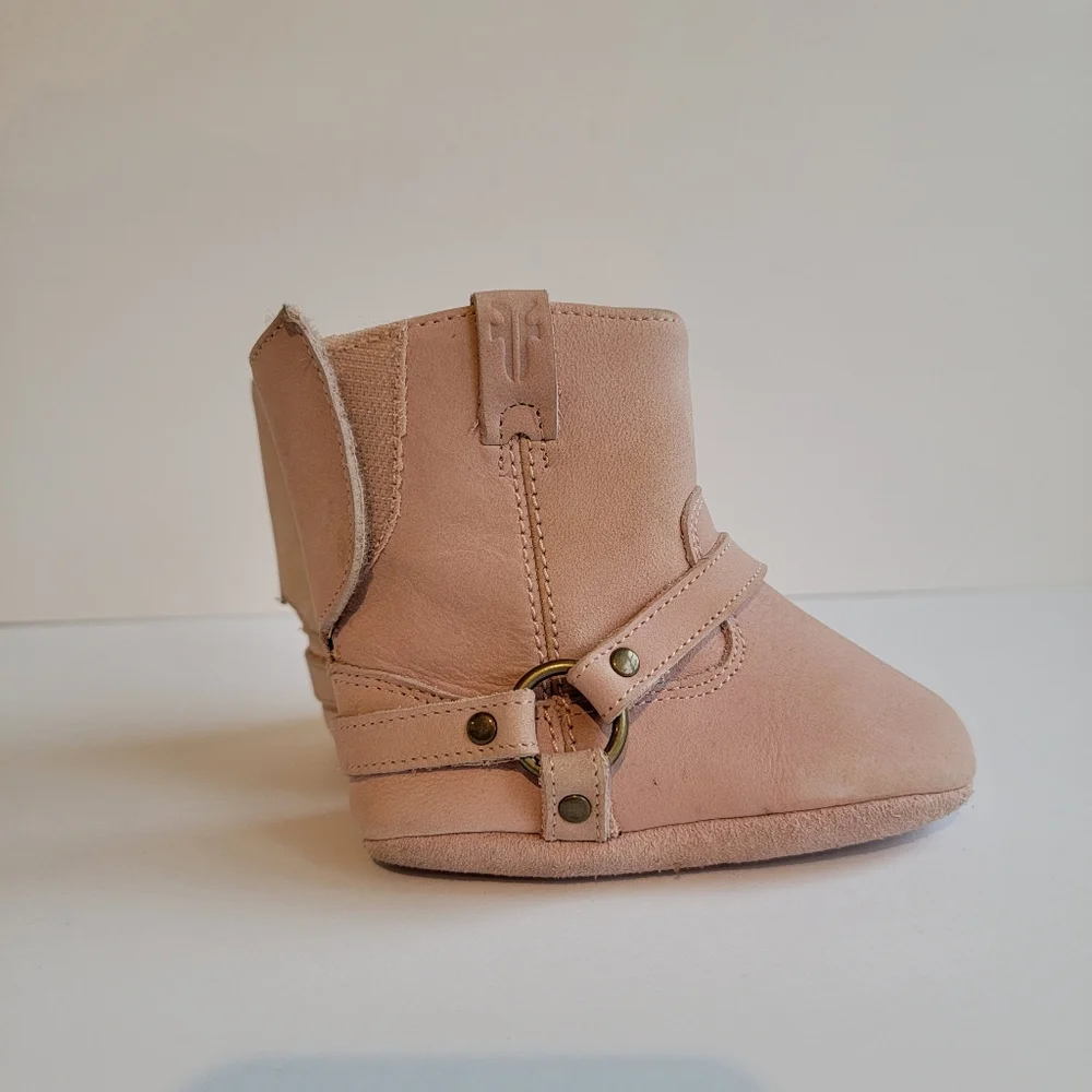 Frye pale pink baby booties 4 M phillip harness shoes boots baby infant newborn
